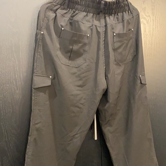 Capris - Picture 3 of 3